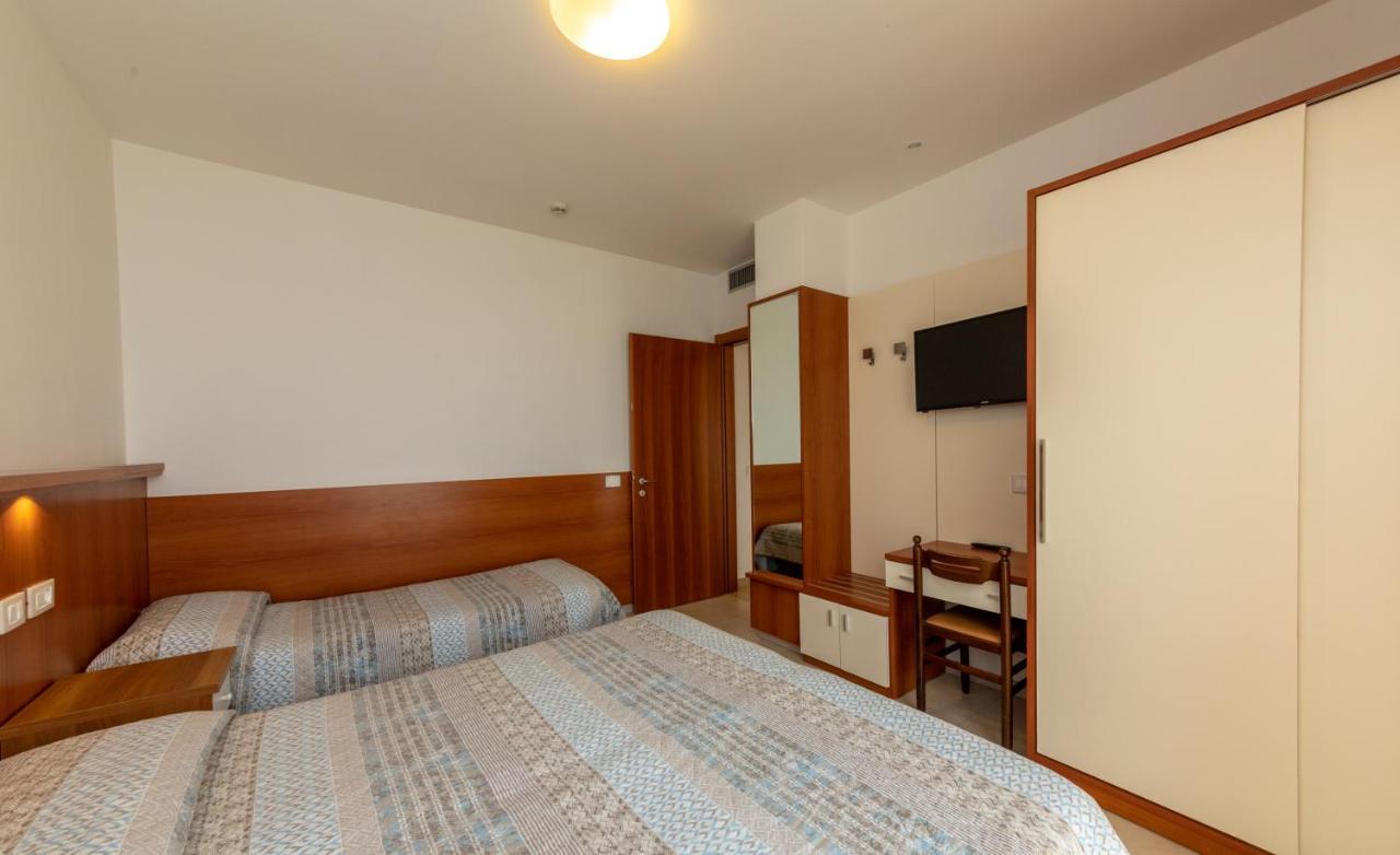 Residence Alla Rotonda Lido di Jesolo Phòng bức ảnh