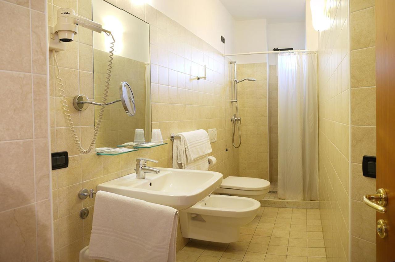 Residence Alla Rotonda Lido di Jesolo Phòng bức ảnh