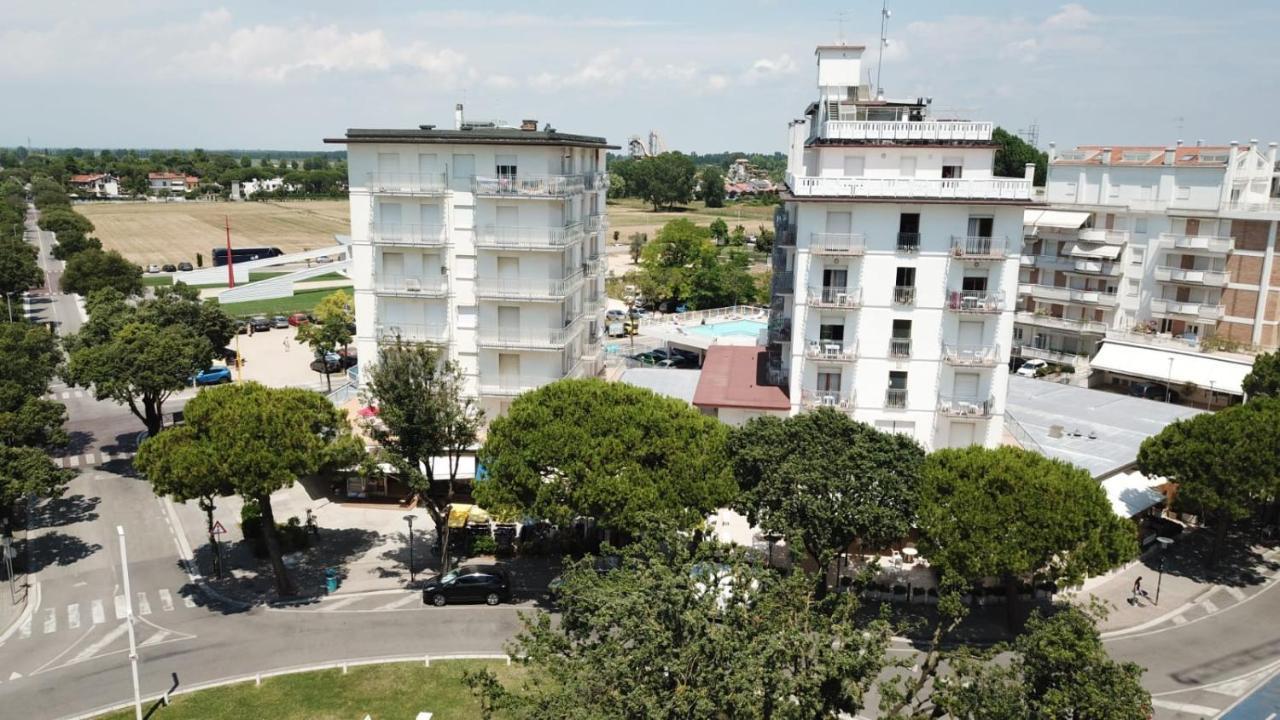 Residence Alla Rotonda Lido di Jesolo Ngoại thất bức ảnh